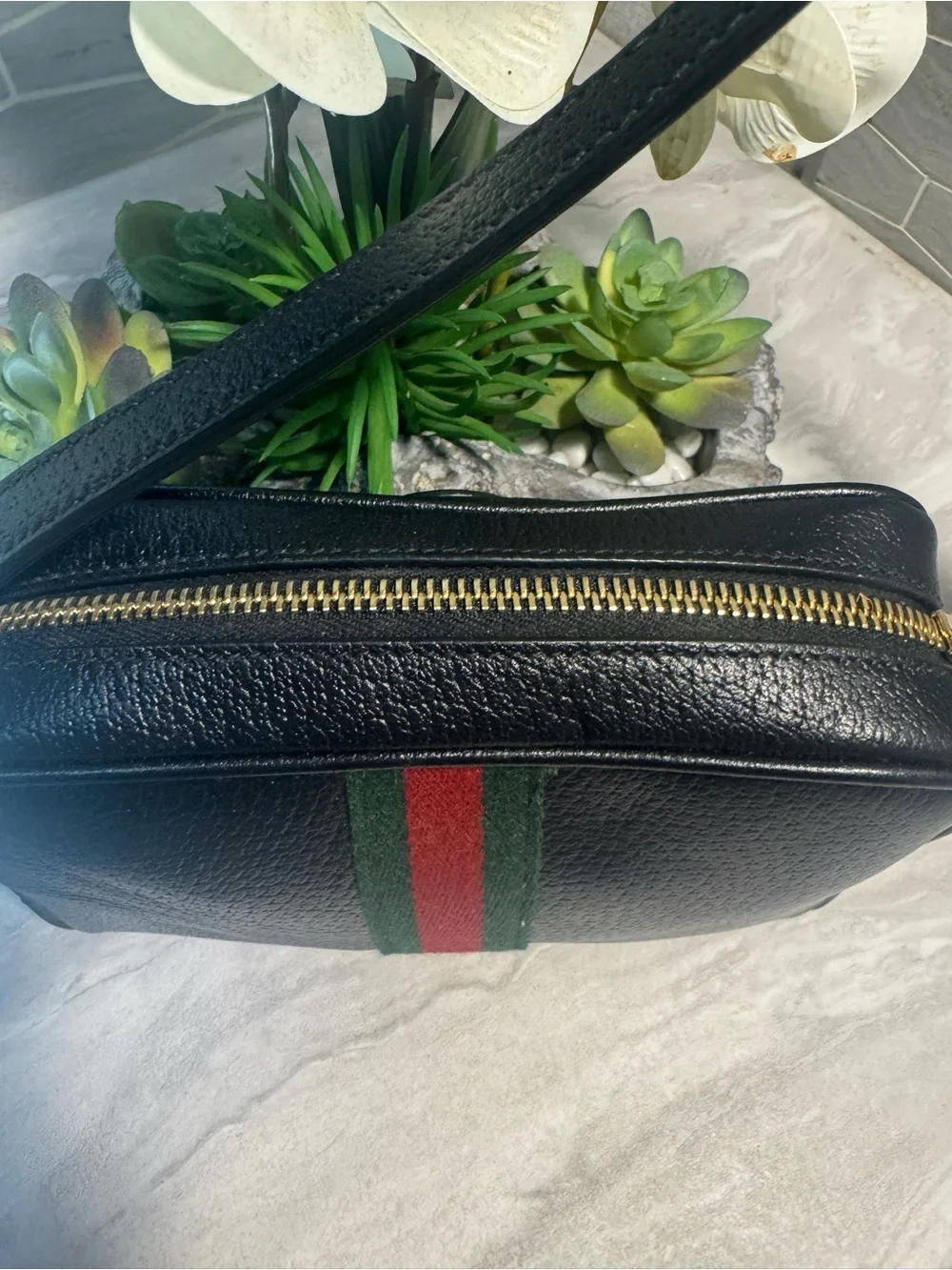 LikeNEW Gucci Authentic Leather Crossbody Signature Green/Red My Personal Closet